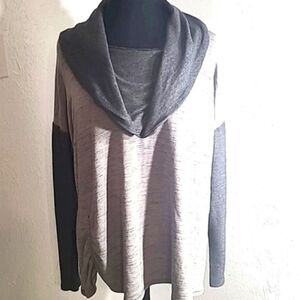 LB Active Top, Light Gray with Dark Gray Sleeves & Cowl Neckline, Size 18/20